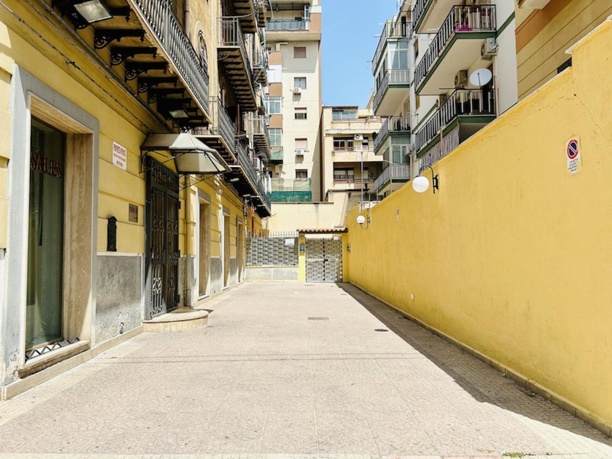 Palermo Central Buitenkant foto
